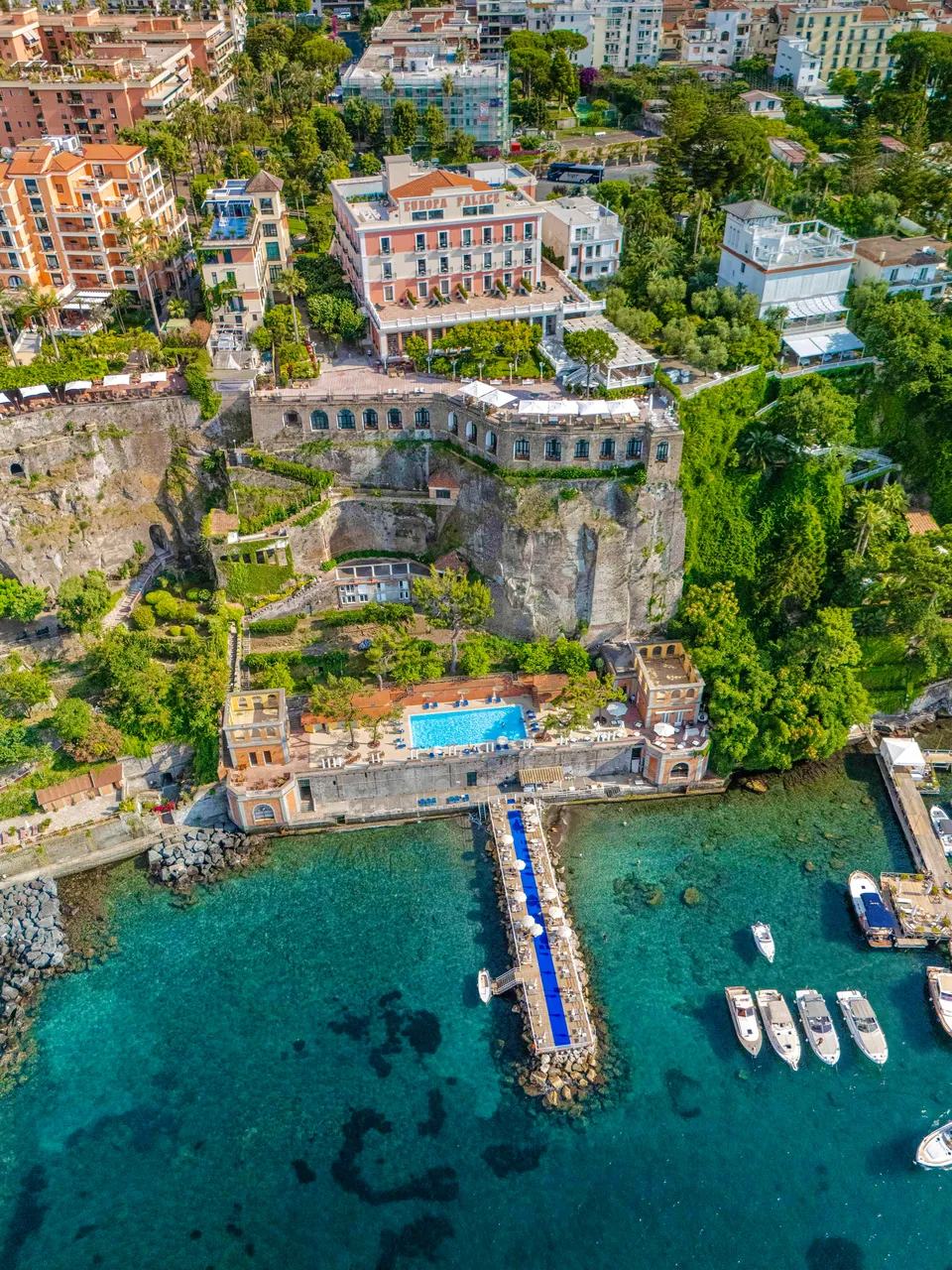 Europa Palace — Europa Palace tra il centro di Sorrento e il mare