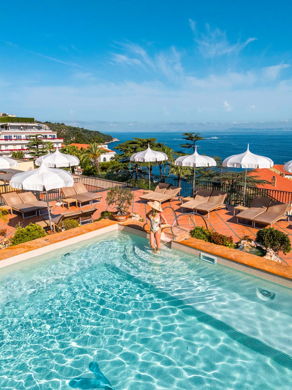 La Favorita — Il rooftop con piscina e vista mare